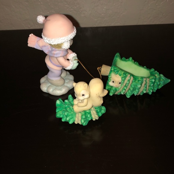 🌸 Santa Pulling Tree - Picture 3 of 5
